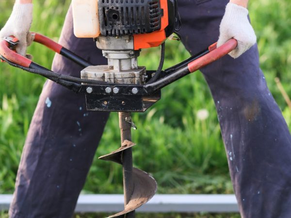 Broca Para Perfurador de Solo x Podador de Galhos: uma competição serrada