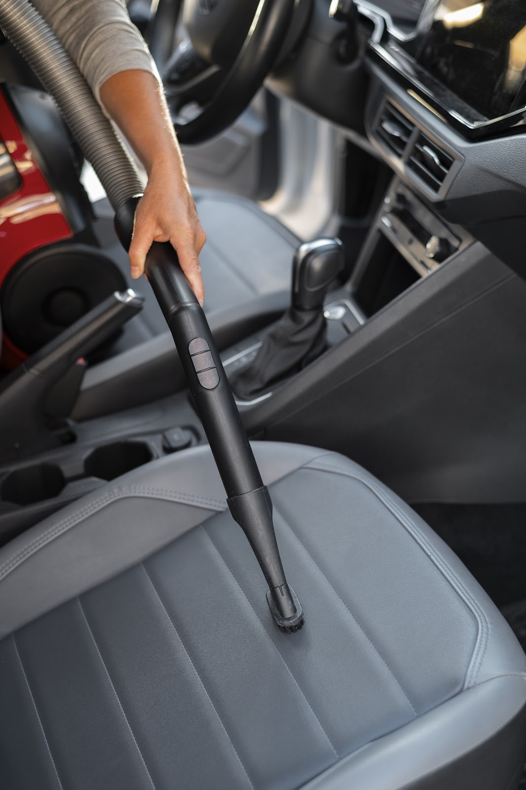 Melhorando a limpeza do seu automóvel com o Aspirador de Pó Portátil e a Lavadora de Alta Pressão